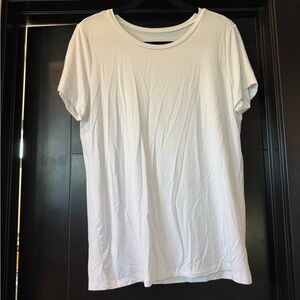White Torrid never worn super soft tshirt size 00/L
